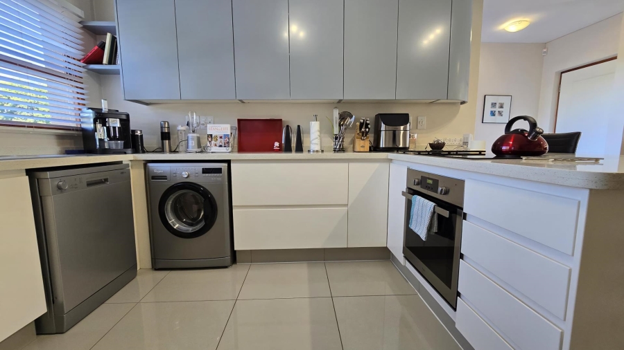 2 Bedroom Property for Sale in Hartbeespoort North West